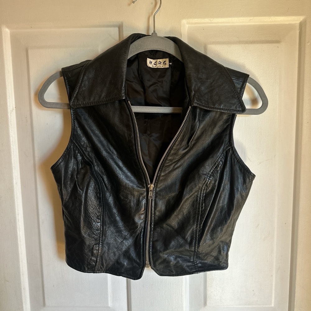 BCBGMAXAZRIA black leather vest 
Size 4